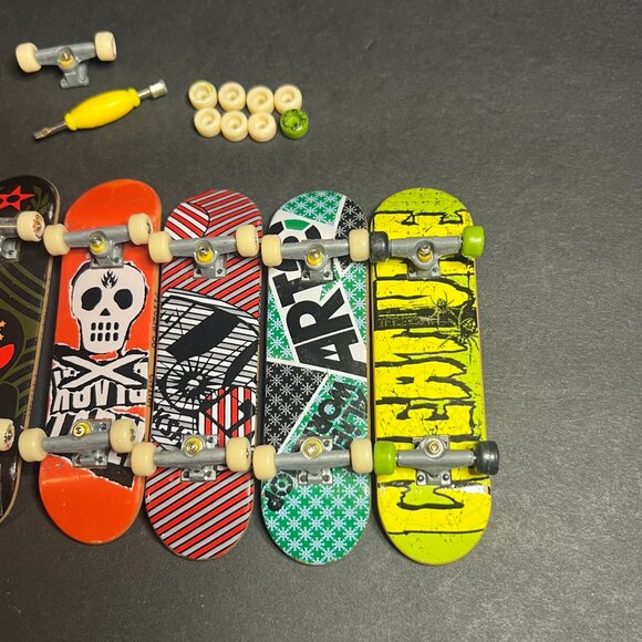 Lot of 2011 Tech Deck Alien Workshop, Creature & Black Label Finger Skateboards - Picture 3 of 5